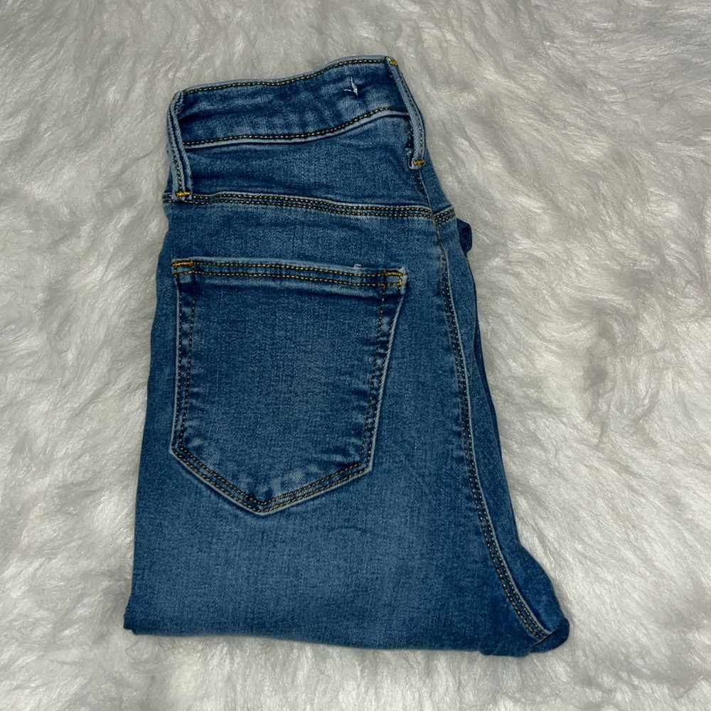 FOREVER 21 Classic Blue Distressed Skinny Jeans Size 24
